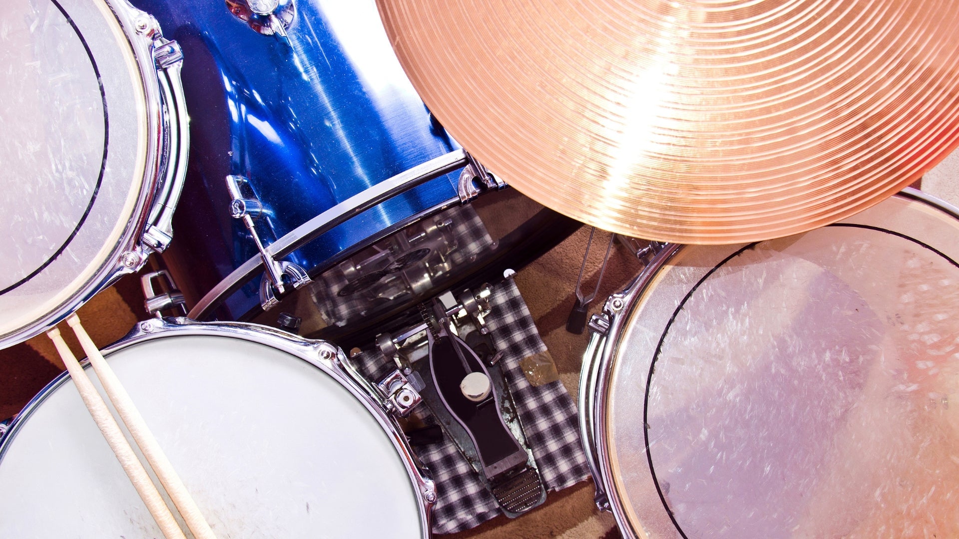 Drum Kits & Accessories