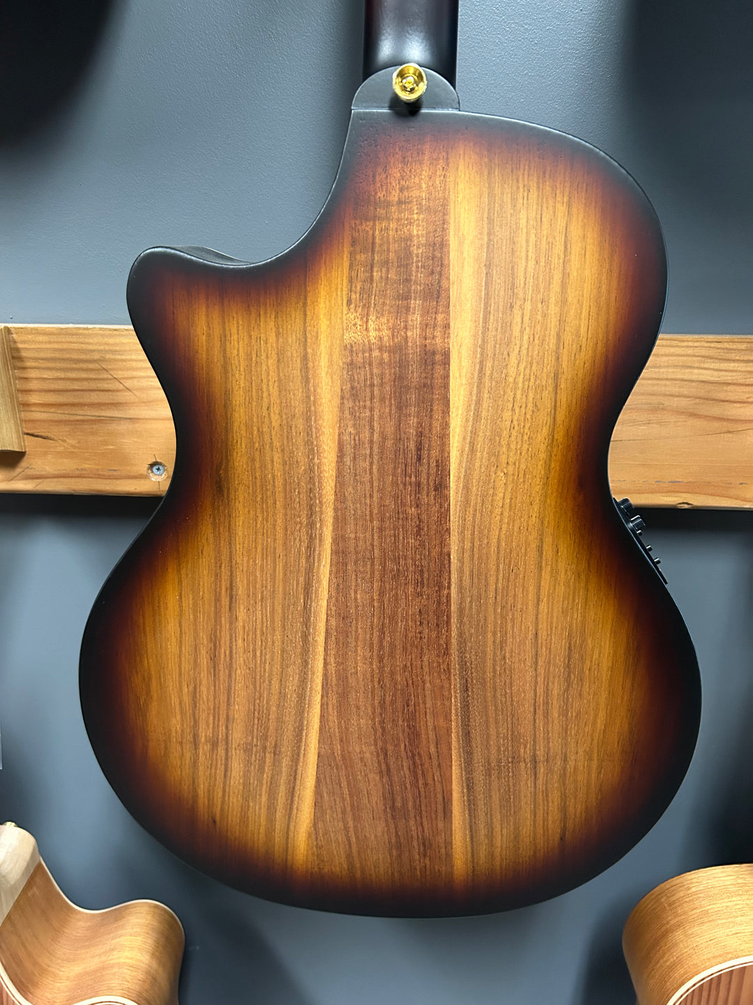 Cole Clark TL2ES Thinline Acoustic Elec Guitar with Humbucker